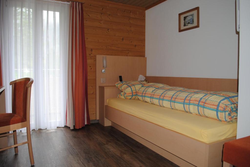 Hotel Des Alpes Кандерштег Номер фото