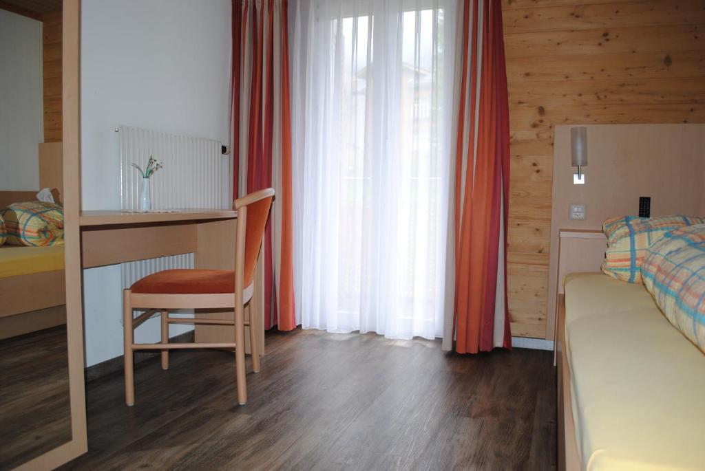 Hotel Des Alpes Кандерштег Номер фото