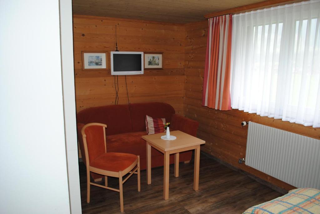 Hotel Des Alpes Кандерштег Номер фото