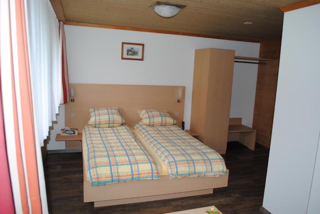 Hotel Des Alpes Кандерштег Номер фото