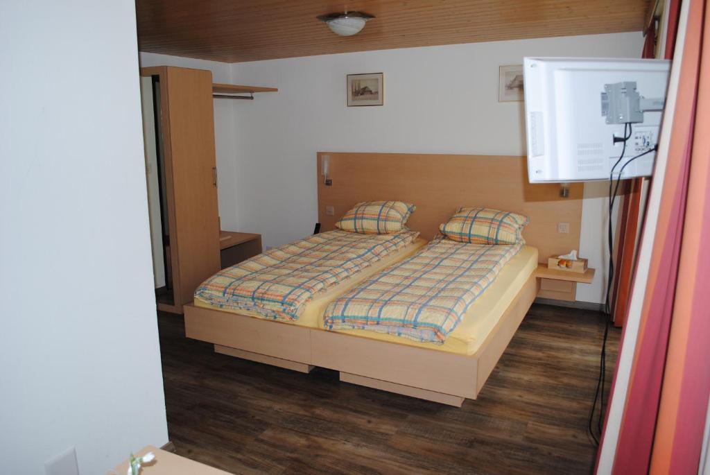 Hotel Des Alpes Кандерштег Номер фото